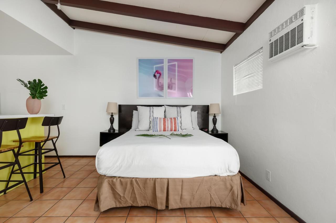 Готель Float Palm Springs - Adults Only Екстер'єр фото